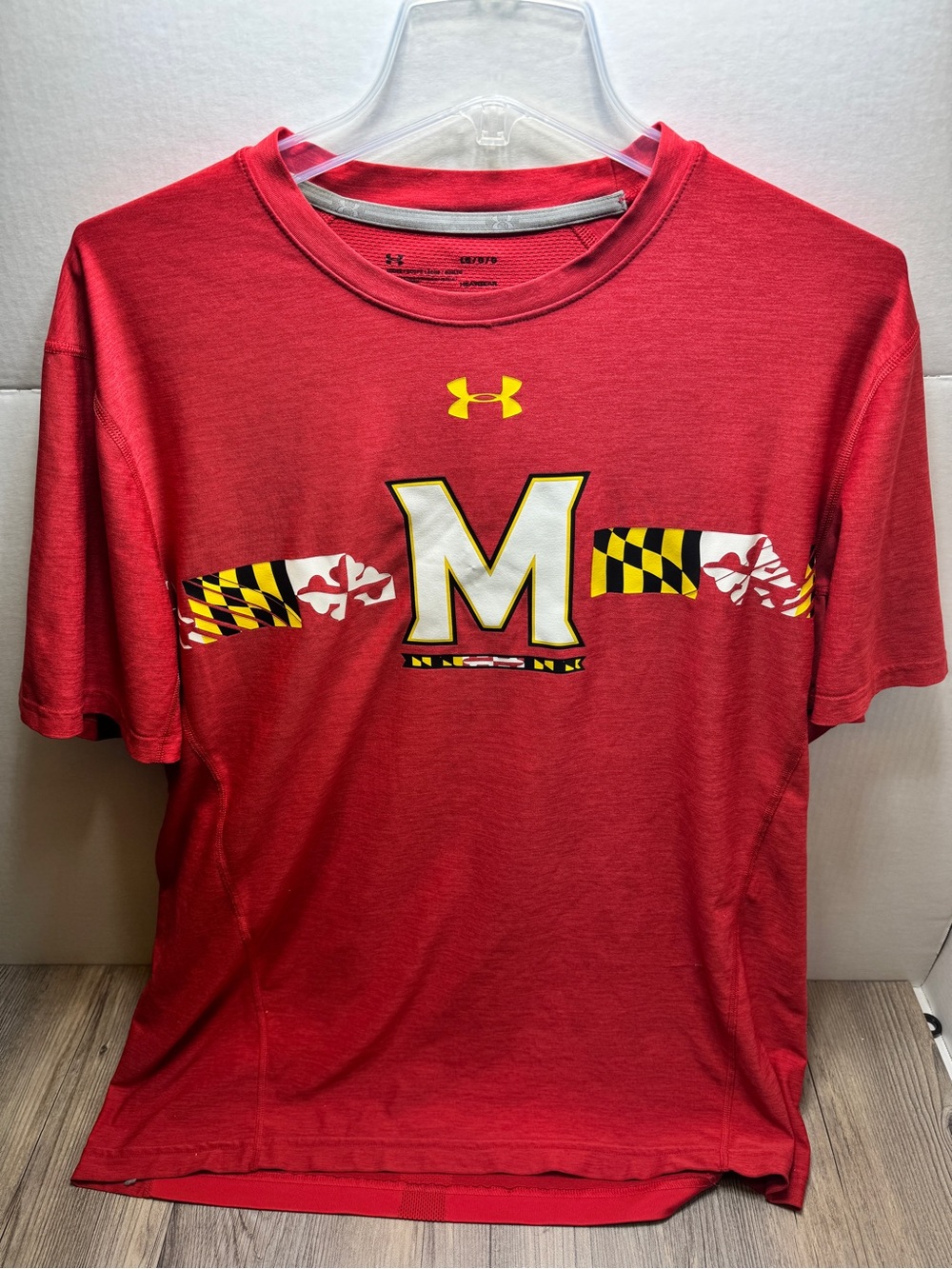 Under Armour University Of Maryland Terrapins Crest T-Shirt Large Red Heatgear